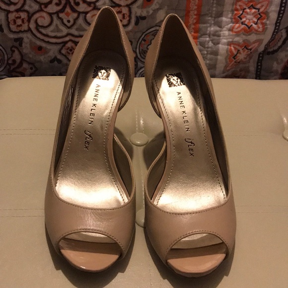 anne klein peep toe pumps